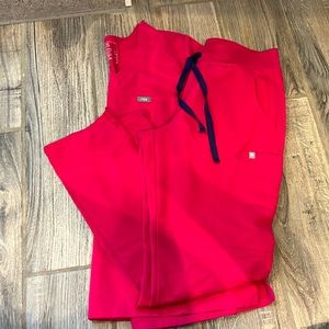 Figs pink scrub small set